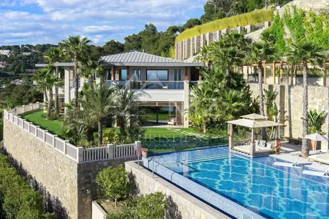 Luxury Villa Exceptional Californie 25 m swimming pool, Jacuzzi for 8 people, 8 bedrooms in Cannes 0 rental For Super Rich