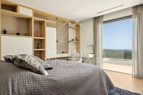 Contemporary Villa  breathtaking sea and hills views 14x4.5m mirror pool, 5 bedrooms in Roquefort Les Pins expensive rental For Super Rich
