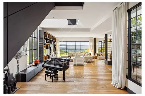 Architectural Villa Breathtaking panoramic views, hills and sunsets Tennis court, 7 bedrooms in Mougins - French Riviera available for sale For Super Rich