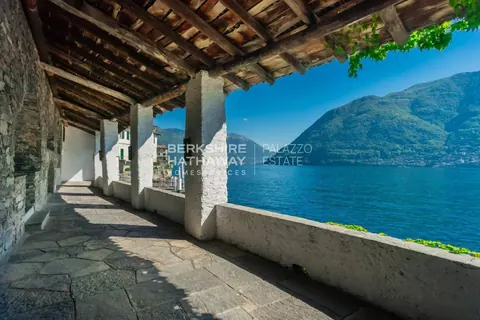Luxury Villa La Filanda, breathtaking lakefront, pool and pier, 5 bedrooms in Brienno - Lake Como Used for sale For Super Rich