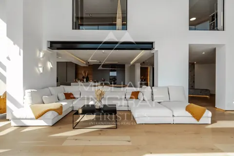 Contemporary Villa Heated infinity pool spa, jacuzzi, sauna, pizza oven and barbecue, 5 bedrooms in Mougins price rental For Super Rich