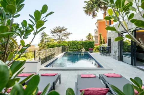 Modern Villa Sea View Swimming pool, 4 bedrooms in Estoril ads for sale For Super Rich