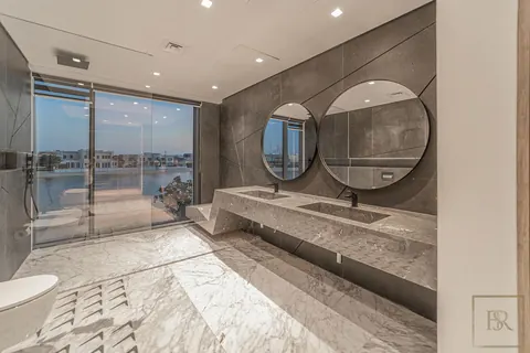 contemporary Villa City View balcony overlooking splendid sea views, 7 bedrooms in Palm Jumeirah - Dubai price for sale For Super Rich