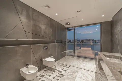 contemporary Villa City View balcony overlooking splendid sea views, 7 bedrooms in Palm Jumeirah - Dubai value for sale For Super Rich