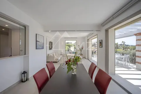 Elegant Villa Sea View Near the beach, 6 bedrooms in Cap d'Antibes search rental For Super Rich