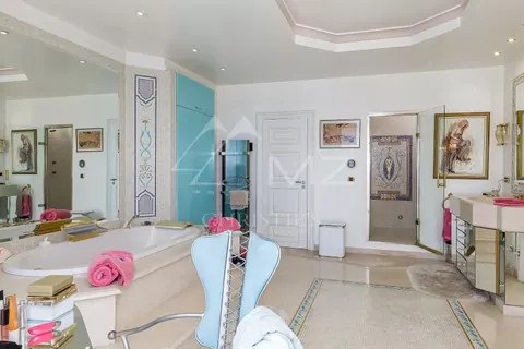 Premium Villa 30 meters infinity pool unique sea view, 4 bedrooms in Cannes top rental For Super Rich