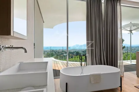 Modern Villa close to the center long size Swimming pool, 5 bedrooms in Cannes top rental For Super Rich