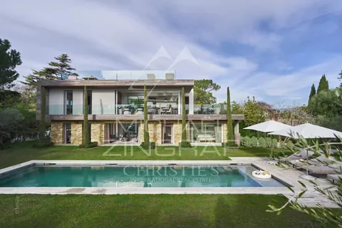 Modern Villa in city center Heated swimming pool 14x5m, 5 bedrooms in Cap d'Antibes