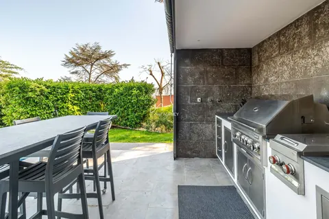 Modern Villa Sea View Swimming pool, 4 bedrooms in Estoril image for sale For Super Rich