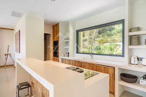 Modern Villa breathtaking sea view and direct access to the coastal path 16m swimming pool, 7 bedrooms in Saint Tropez property rental For Super Rich