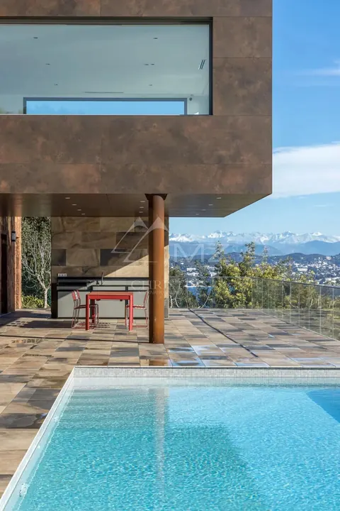 Modern Villa sea view over the bay of Cannes and the Lérins Islands swimming pool, summer kitchen, 6 bedrooms in Théoule Sur Mer best rental For Super Rich