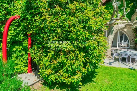 Luxury Villa La Filanda, breathtaking lakefront, pool and pier, 5 bedrooms in Brienno - Lake Como price for sale For Super Rich