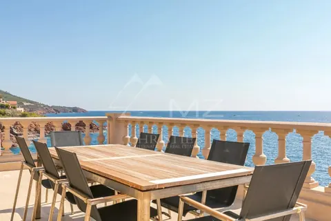 Luxury Villa Waterfront, Cap Roux heated swimming pool and direct access to the sea, 4 bedrooms in Anthéor top rental For Super Rich