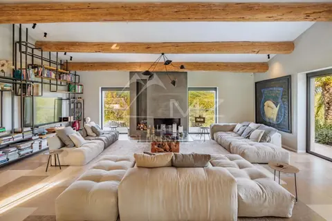 Premium Villa Near Village very large heated swimming pool, 9 bedrooms in Saint Tropez property rental For Super Rich