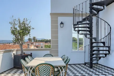 Bourgeois House Sea View walking distance from beach and port, 9 bedrooms in Sanary sur Mer luxury for sale For Super Rich Bourgeois House Sea View walking distance from beach and port, 9 bedrooms in Sanary sur Mer luxury for sale For Super Rich