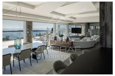 Luxury Villa 180° panoramic sea view Super Cannes, south-facing, 10 bedrooms in Cannes best rental For Super Rich