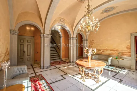Elegant Villa Panoramic View Vineyards view, 15 bedrooms in Firenze Toscana search for sale For Super Rich