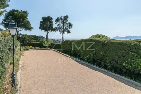 Premium Villa Secured domain Heated salted pool of 12x4m, 4 bedrooms in Cannes price rental For Super Rich