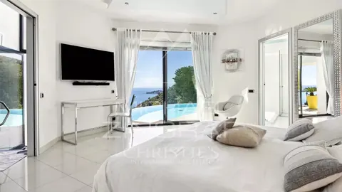 Contemporary Villa overflow swimming pool sea view between Monaco and Saint-Jean Cap Ferrat, 4 bedrooms in Eze top rental For Super Rich