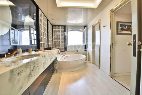 High-end Villa incredible views of the sea and the Gulf of Saint Tropez infinity pool with jets, 6 bedrooms in Gassin price rental For Super Rich