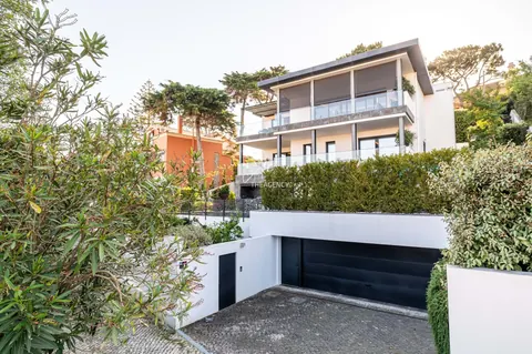 Modern Villa Sea View Swimming pool, 4 bedrooms in Estoril properties for sale For Super Rich