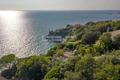 Design Villa Beach Front with a private beach, 7 bedrooms in Duino - Aurisina property for sale For Super Rich Design Villa Beach Front with a private beach, 7 bedrooms in Duino - Aurisina property for sale For Super Rich
