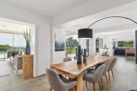 Contemporary Villa Swimming pool 5 minutes from La Croisette, 5 bedrooms in Cannes Classified ads rental For Super Rich