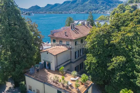 Century 19th Apartment Panoramic View, boathouse, terrace, 3 bedrooms in Como Classified ads for sale For Super Rich