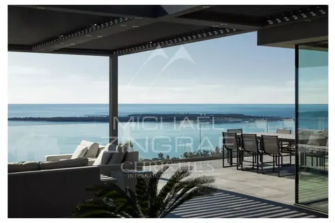 Luxury Villa 180° panoramic sea view Super Cannes, south-facing, 10 bedrooms in Cannes price rental For Super Rich