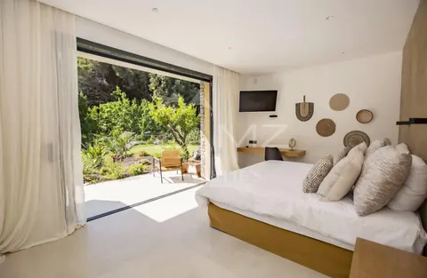 California-style Villa 8 mn walk from Pampelonne beaches Bowling, sauna, pool, 6 bedrooms in Ramatuelle vacation rental For Super Rich