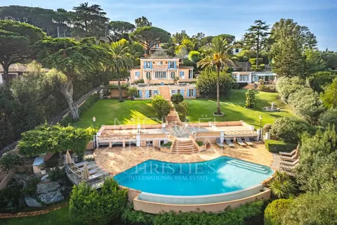 Country Villa Unique waterfront 5mn walk from the town centre, 10 bedrooms in Saint Tropez