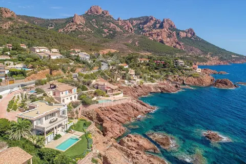 Luxury Villa Waterfront, Cap Roux heated swimming pool and direct access to the sea, 4 bedrooms in Anthéor MZILO1453 rental For Super Rich
