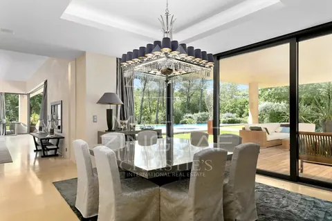 Architectural Villa Terre Blanche Golf club highly secured gate, 6 bedrooms in Fayence - French Riviera available rental For Super Rich