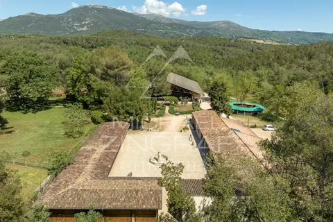 Country Ranch/Farm halfway between Cannes and Monaco haven of peace, 7 bedrooms in Roquefort-les-Pins value for sale For Super Rich