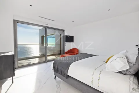 Modern Villa sea view over the bay of Cannes and the Lérins Islands swimming pool, summer kitchen, 6 bedrooms in Théoule Sur Mer ultra luxury rental For Super Rich