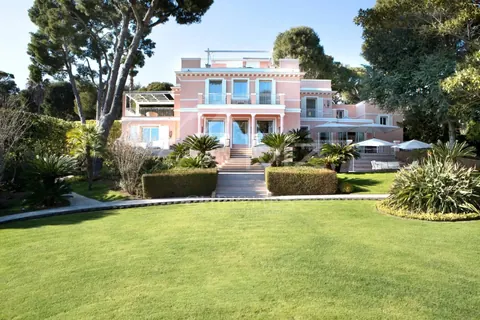 High-end House Exceptional view overlook the sea  Tennis court, Pool, sauna, 4 bedrooms in Saint Jean Cap Ferrat