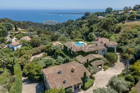 Premium Villa Breathtaking panoramic sea view over the sea ​​and the Glaïeuls  swimming pool, pool house bowling, 8 bedrooms in Cannes - French Riviera Classified ads for sale For Super Rich