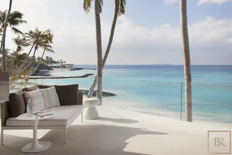 Luxury Private island Cheval Blanc breathtaking haven, 5 bedrooms in Randheli best rental For Super Rich