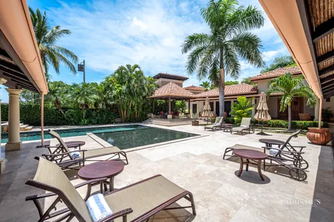 Luxury Villa Beach Front, 6 bedrooms in Playa Flamingo, Guanacaste search for sale For Super Rich