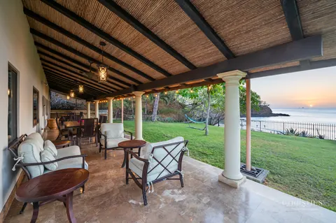 Luxury Villa Beach Front, 6 bedrooms in Playa Flamingo, Guanacaste ads for sale For Super Rich