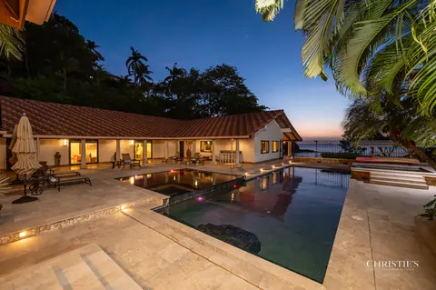 Luxury Villa Beach Front, 6 bedrooms in Playa Flamingo, Guanacaste properties for sale For Super Rich