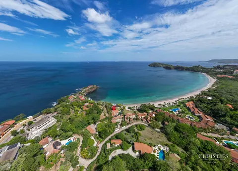 Luxury Villa Beach Front, 6 bedrooms in Playa Flamingo, Guanacaste available for sale For Super Rich