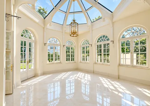 Luxury Villa Panoramic View, 9 bedrooms in Vienna buy for sale For Super Rich
