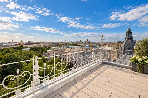 Luxury Penthouse Panoramic View overlooking Rathauspark, 6 bedrooms in Vienna real estate for sale For Super Rich