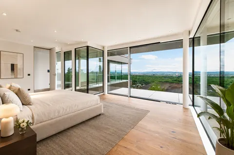 Contemporary Villa Panoramic View Ölberg hillsid, 4 bedrooms in Vienna buy for sale For Super Rich