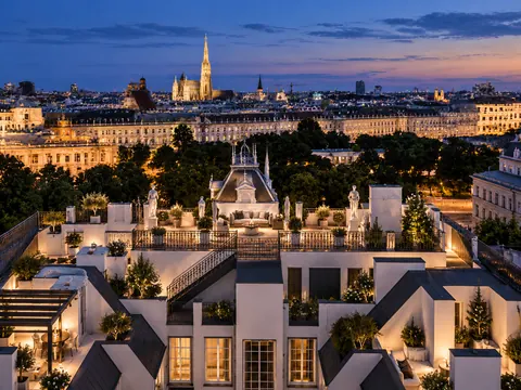 Luxury Penthouse Panoramic View overlooking Rathauspark, 6 bedrooms in Vienna value for sale For Super Rich