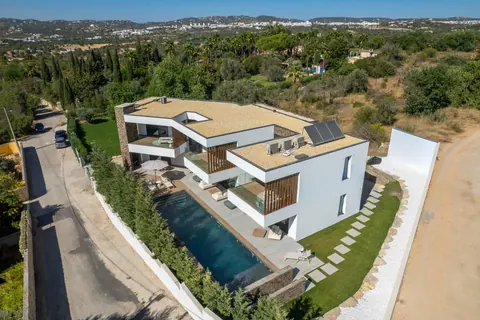 Architectural Villa Sea View Heated pool, 4 bedrooms in Vale Formoso available for sale For Super Rich