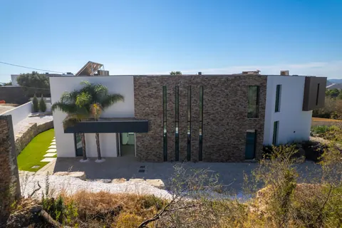 Architectural Villa Sea View Heated pool, 4 bedrooms in Vale Formoso Classified ads for sale For Super Rich