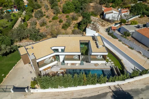 Architectural Villa Sea View Heated pool, 4 bedrooms in Vale Formoso property for sale For Super Rich