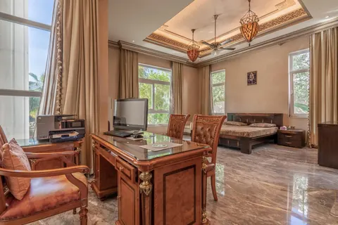Luxury Villa Golf View Gorgeous Pool Adjoins a Jacuzzi, 6 bedrooms in Emirates Hills - Dubai value for sale For Super Rich